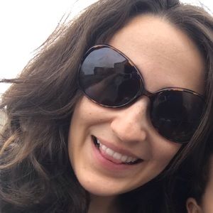 Meet your Posher, Monica